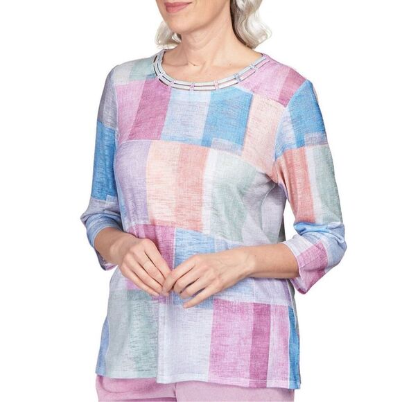 Alfred Dunner Women’s Petite Large Swiss Chalet Checkered Round Neck 3/4 Sleeve - Picture 7 of 7